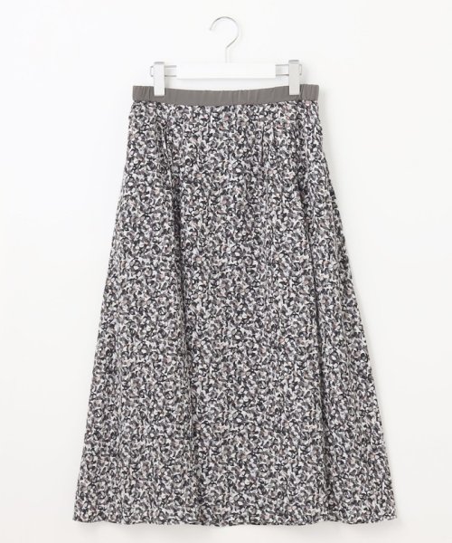 【洗える】フラワーペタルプリント スカート 商品説明軽やかな揺れが美しい柄プリントスカート■デザイン花や花びらをステンドグラスのような幾何柄に落とし込みちりばめた、華やかな柄のプリントスカートです。サイドタックで程 I1754270346(13530円)