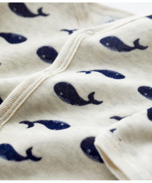 PETIT BATEAU(プチバトー)/ベロアプリント前開きロンパース/img02