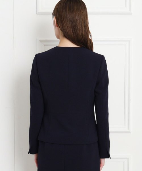 【洗える/日本製/セレモニー/オフィス】女性らしいシルエットと着心地の良さが叶うノーカラージャケット 