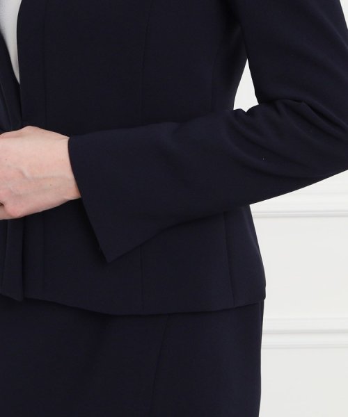 【洗える/日本製/セレモニー/オフィス】女性らしいシルエットと着心地の良さが叶うノーカラージャケット 