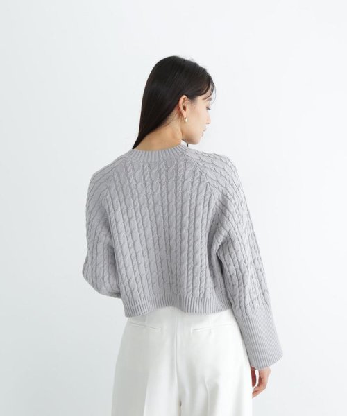 NATURAL BEAUTY BASIC(ナチュラルビューティーベーシック)/クロップドケーブルニット　24SS/img09