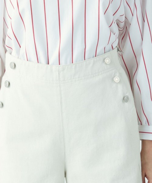 ピグメントドリルクロス ワイドフレアパンツ マリンパンツのディテールをベースにしたワイドフレアシルエット