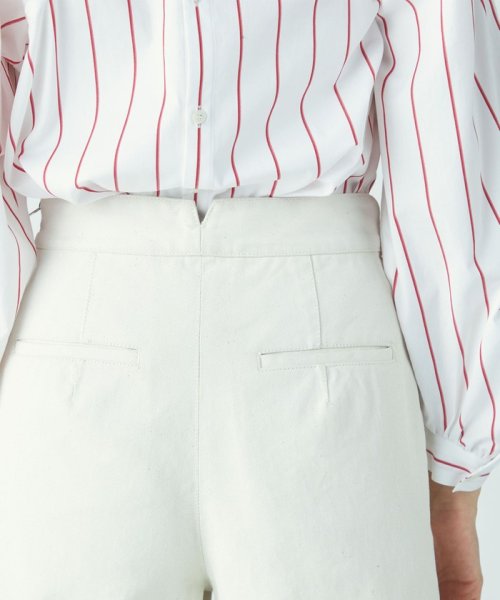 ピグメントドリルクロス ワイドフレアパンツ マリンパンツのディテールをベースにしたワイドフレアシルエット