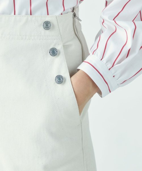 ピグメントドリルクロス ワイドフレアパンツ マリンパンツのディテールをベースにしたワイドフレアシルエット