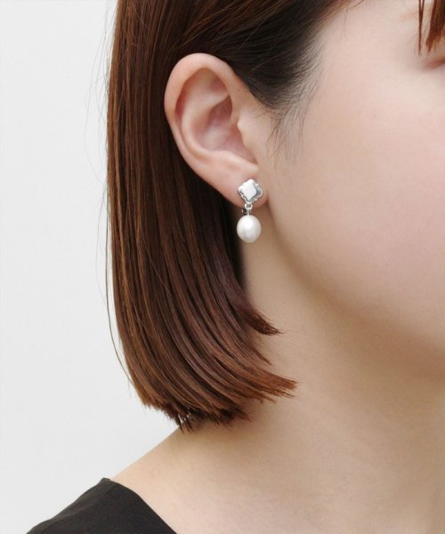 TOCCA(TOCCA)/CLOVER & PEARL EARINGS 淡水バロックパールイヤリング/img05
