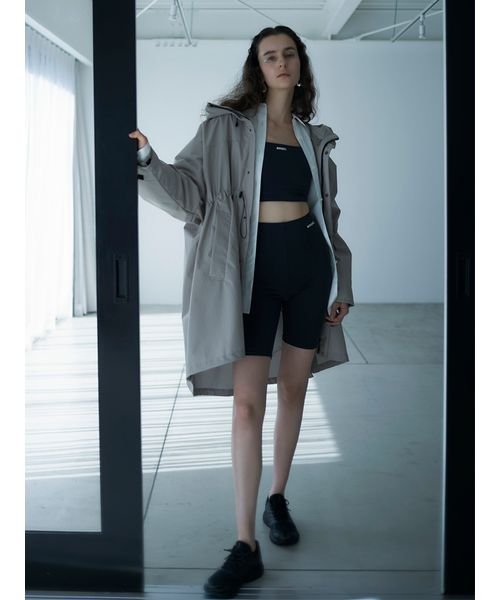 【emmi atelier】撥水中綿インナー付きブルゾン 商品説明■撥水加工■防風透け感:なし裏地：有り生地の厚さ:やや厚手ポケット：有り伸縮性:ほぼなし■Designマット感があり、軽くしなやかな風合い R2022888541(15444円)