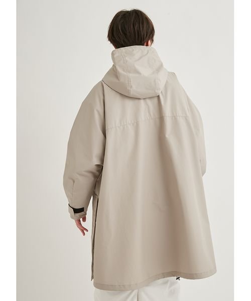 【emmi atelier】撥水中綿インナー付きブルゾン 商品説明■撥水加工■防風透け感:なし裏地：有り生地の厚さ:やや厚手ポケット：有り伸縮性:ほぼなし■Designマット感があり、軽くしなやかな風合い R2022888541(15444円)