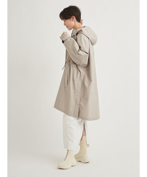 【emmi atelier】撥水中綿インナー付きブルゾン 商品説明■撥水加工■防風透け感:なし裏地：有り生地の厚さ:やや厚手ポケット：有り伸縮性:ほぼなし■Designマット感があり、軽くしなやかな風合い R2022888541(15444円)