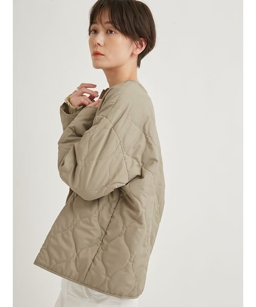 【emmi atelier】撥水中綿インナー付きブルゾン 商品説明■撥水加工■防風透け感:なし裏地：有り生地の厚さ:やや厚手ポケット：有り伸縮性:ほぼなし■Designマット感があり、軽くしなやかな風合い R2022888541(15444円)