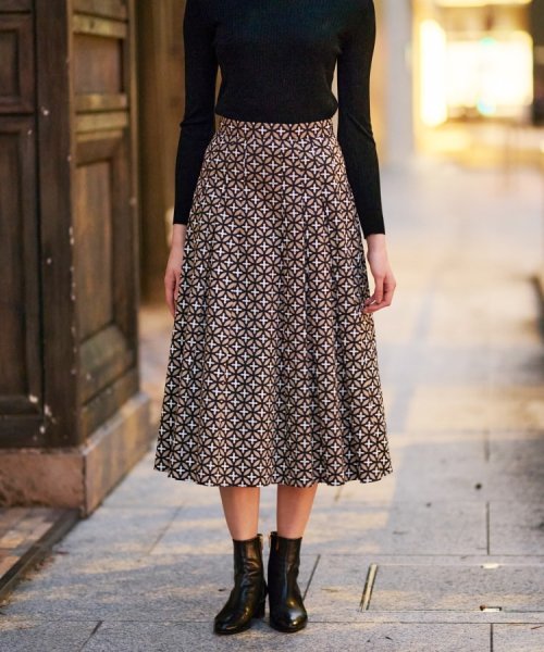 【洗える】オーバーラップサークルプリントスカート 