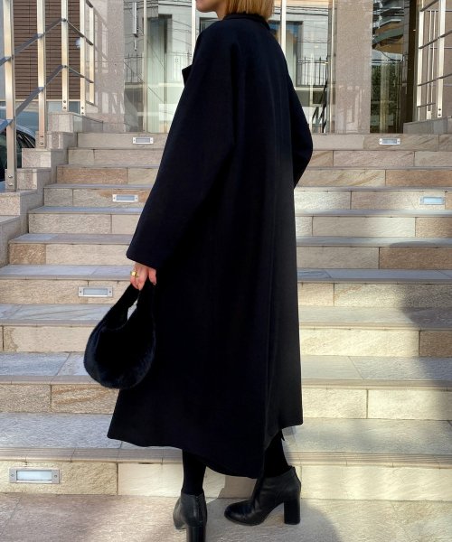 【Audrey and John Wad】ビッグカラーロングチェスターコート 着用サイズ：M　着用カラー：ブラック