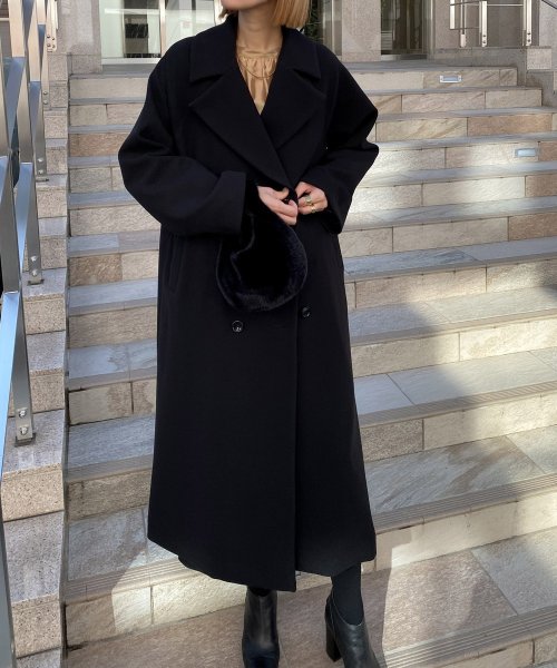 【Audrey and John Wad】ビッグカラーロングチェスターコート 着用サイズ：M　着用カラー：ブラック