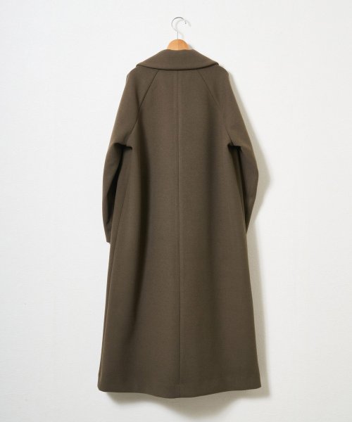 【Audrey and John Wad】ビッグカラーロングチェスターコート 着用サイズ：M　着用カラー：ブラック