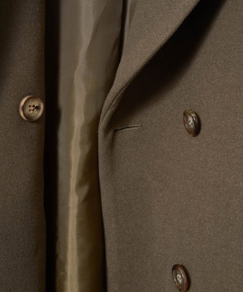 【Audrey and John Wad】ビッグカラーロングチェスターコート 着用サイズ：M　着用カラー：ブラック