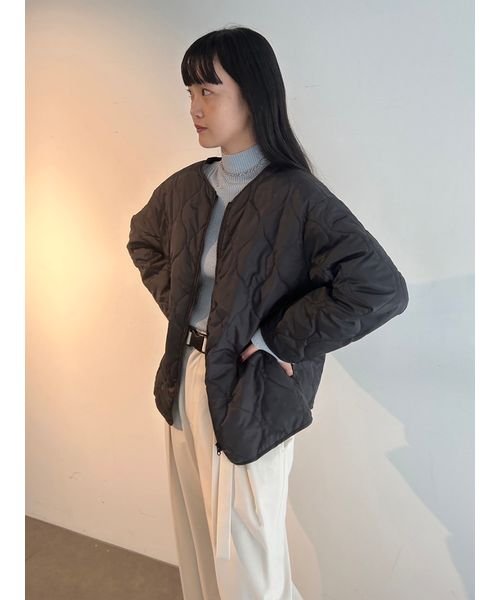 【emmi atelier】撥水中綿インナー付きブルゾン 商品説明■撥水加工■防風透け感:なし裏地：有り生地の厚さ:やや厚手ポケット：有り伸縮性:ほぼなし■Designマット感があり、軽くしなやかな風合い R2022888541(15444円)