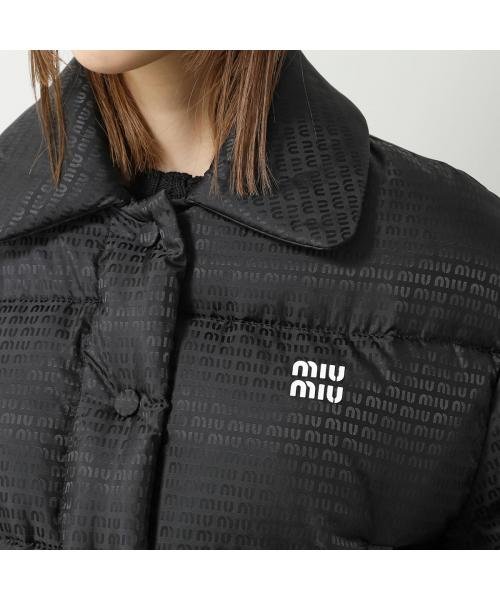 MIUMIU ダウンジャケット ML719 13FO クロップド モノグラム ダウンジャケット ML719 13FO クロップド