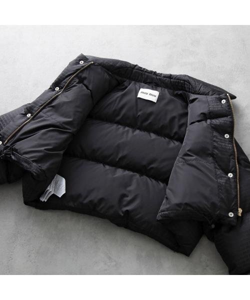 MIUMIU ダウンジャケット ML719 13FO クロップド モノグラム ダウンジャケット ML719 13FO クロップド