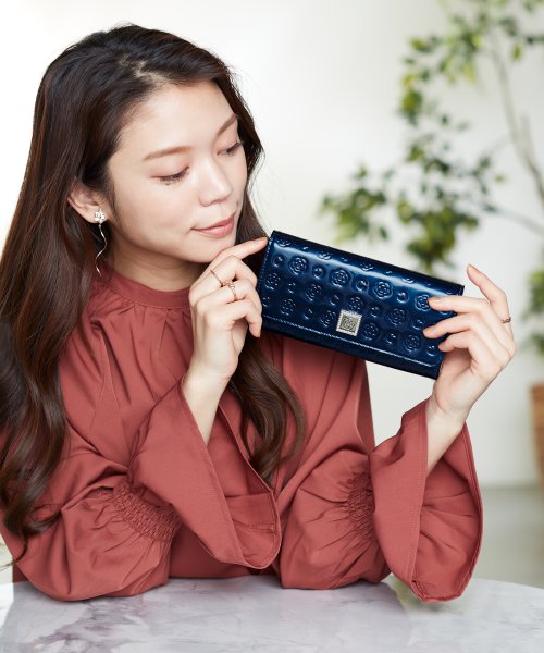 ベティー 口金長財布 