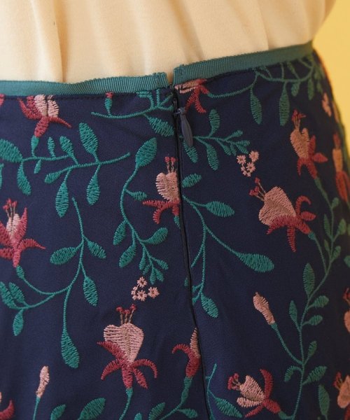 Relajado フラワー刺繍フレアスカート 