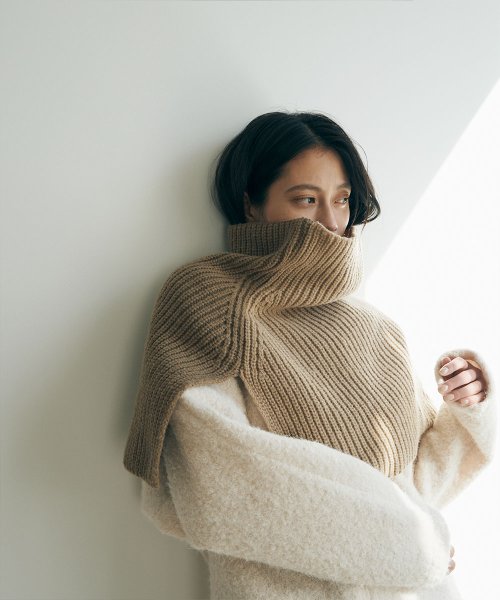 marjour(マージュール)/SWITCHING KNIT CAPE/img01