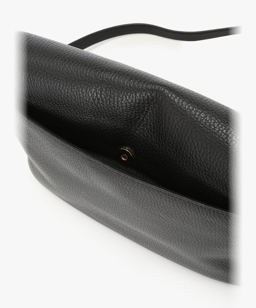 IS12F－09 The b. ショルダーバッグ 