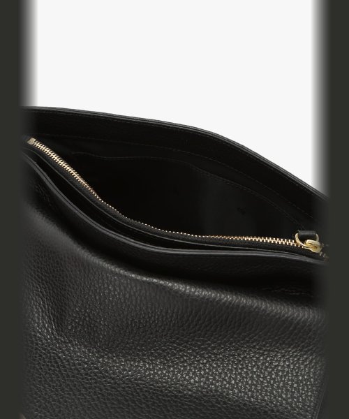 IS12F－09 The b. ショルダーバッグ 