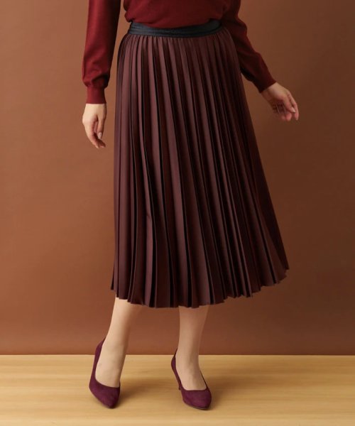 サテンプリーツスカート 