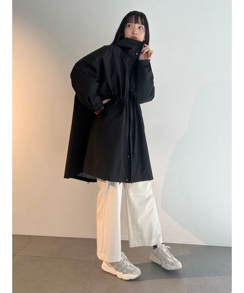 【emmi atelier】撥水中綿インナー付きブルゾン 商品説明■撥水加工■防風透け感:なし裏地：有り生地の厚さ:やや厚手ポケット：有り伸縮性:ほぼなし■Designマット感があり、軽くしなやかな風合い R2022888541(15444円)