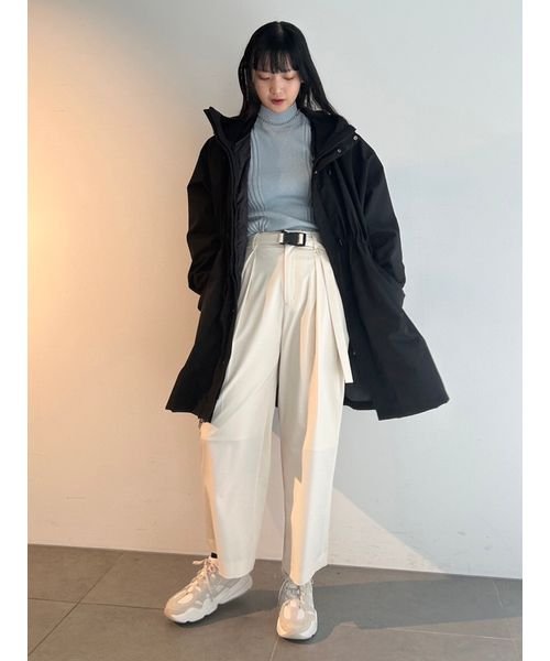 【emmi atelier】撥水中綿インナー付きブルゾン 商品説明■撥水加工■防風透け感:なし裏地：有り生地の厚さ:やや厚手ポケット：有り伸縮性:ほぼなし■Designマット感があり、軽くしなやかな風合い R2022888541(15444円)