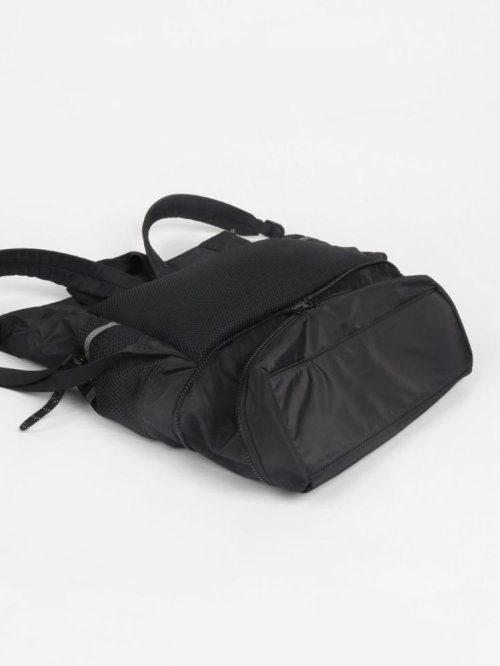 ポケットデザインマルチWAYバックパック もございます 本体 高さ 斜め掛け ロープ