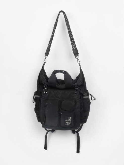 ポケットデザインマルチWAYバックパック もございます 本体 高さ 斜め掛け ロープ