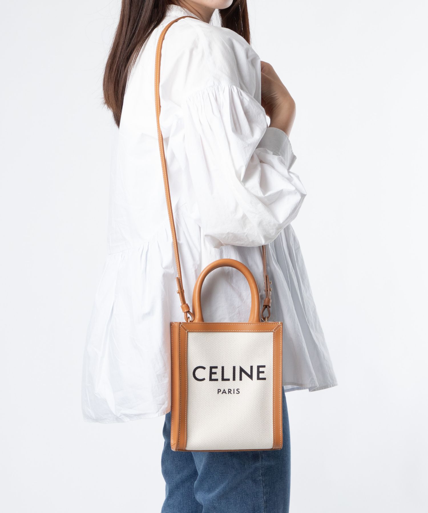 セリーヌ CELINE 19330 ショルダーバッグ レディース バッグ ミニ バーティカル カバ ハンドバッグ 斜め掛け 肩掛け プリントキャンバス  ロゴ M