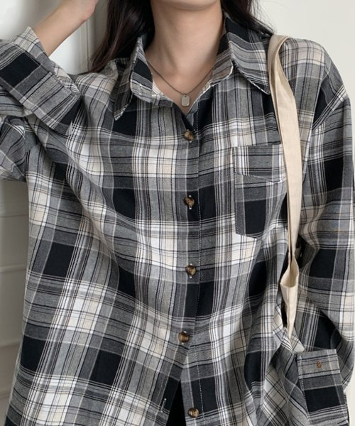 Amulet(アミュレット)/チェックシャツ レディース 10代 20代 30代 韓国ファッション 春 秋 冬 カジュアル 可愛い トップス シンプル Yシャツ オーバーサイズ/img12