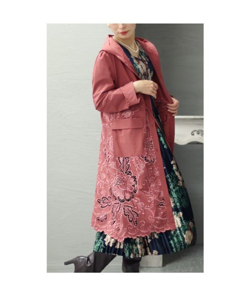 Sawa a la mode(サワアラモード)/華やぐフラワー刺繍の上品ロングコート/img24