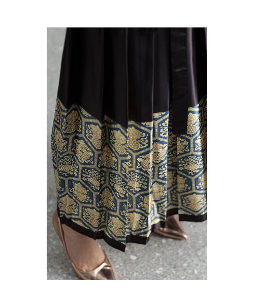 Sawa a la mode(サワアラモード)/高貴さを纏うアラベスク風ラップスカート/img10