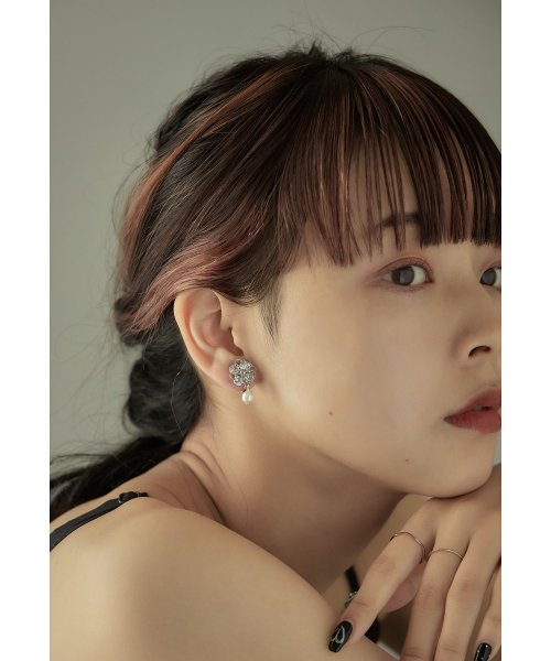 niana ニアナ ビジューフラワーパールイヤリング 両耳 アクセサリー パール ビジュー 花 フワラーモチーフ シンプル ゴールド シルバー レディース ジュ 人気・おすすめ｜売れ筋商品・話題商品におすすめ 品質チェック済み 安心配送 今月のおすすめ