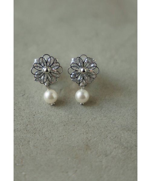 niana ニアナ ビジューフラワーパールイヤリング 両耳 アクセサリー パール ビジュー 花 フワラーモチーフ シンプル ゴールド シルバー レディース ジュ 人気・おすすめ｜売れ筋商品・話題商品におすすめ 品質チェック済み 安心配送 今月のおすすめ