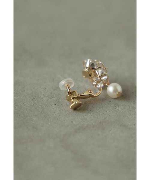 niana ニアナ ビジューフラワーパールイヤリング 両耳 アクセサリー パール ビジュー 花 フワラーモチーフ シンプル ゴールド シルバー レディース ジュ 人気・おすすめ｜売れ筋商品・話題商品におすすめ 品質チェック済み 安心配送 今月のおすすめ