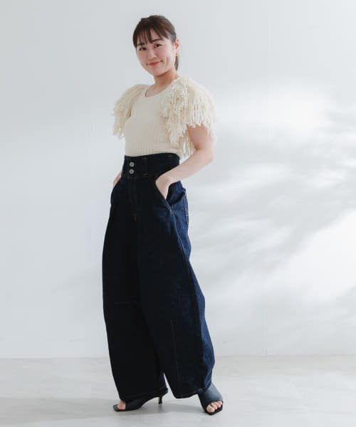 atelierSOMETHING　TLEB　BALLOON 商品説明【TLEB BALLOON】フォルムにこだわった立体感のあるバルーンデニムパンツ。裾にダーツを入れることで生まれる、トレンドのカーブラインが大人可愛い一着です。ワイドなベルトデザ V1676642773(12870円)