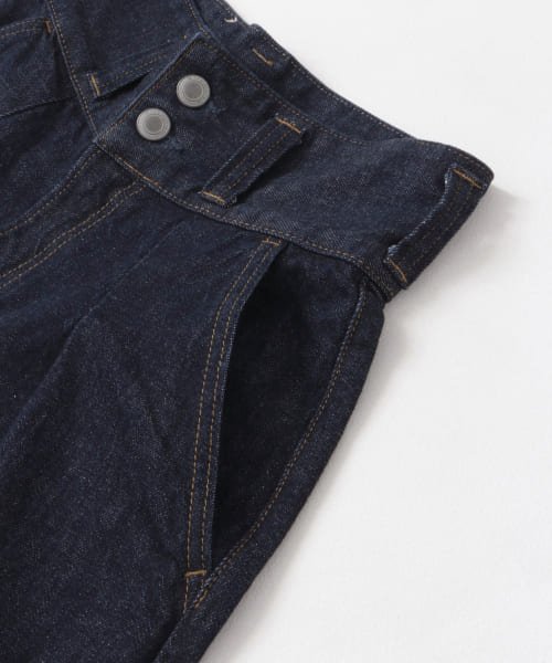 atelierSOMETHING　TLEB　BALLOON 商品説明【TLEB BALLOON】フォルムにこだわった立体感のあるバルーンデニムパンツ。裾にダーツを入れることで生まれる、トレンドのカーブラインが大人可愛い一着です。ワイドなベルトデザ V1676642773(12870円)