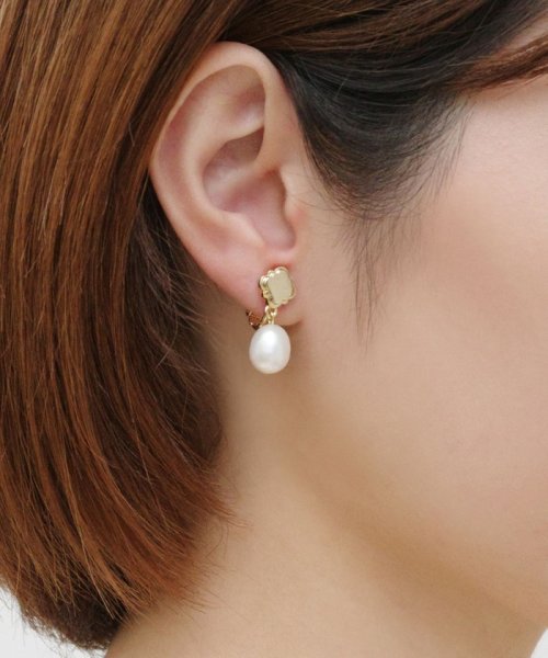 TOCCA(TOCCA)/CLOVER & PEARL EARINGS 淡水バロックパールイヤリング/img06