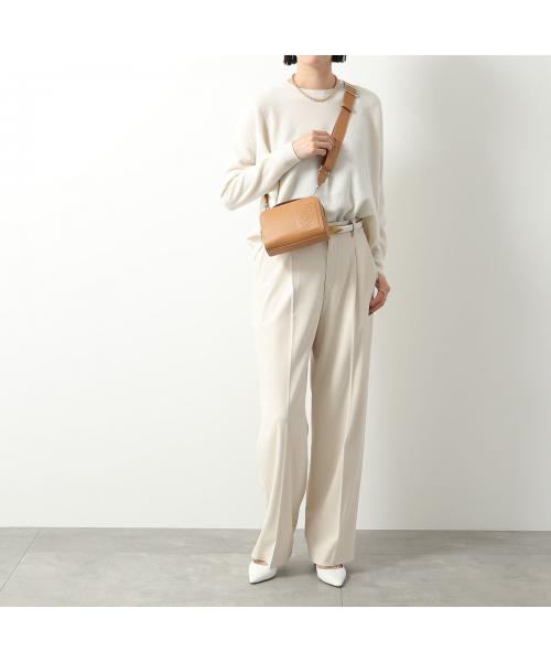 LOEWE ロエベ カメラ クロスボディバッグ ミニ 高級感抜群》【LOEWE】ミニカメラクロスボディバッグ ロエベ
