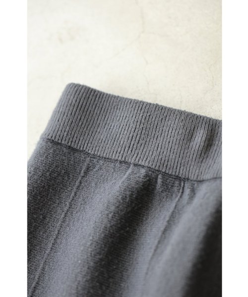CAWAII(カワイイ)/上品に揺らめく裾のマーメイドニットロングスカート/img15