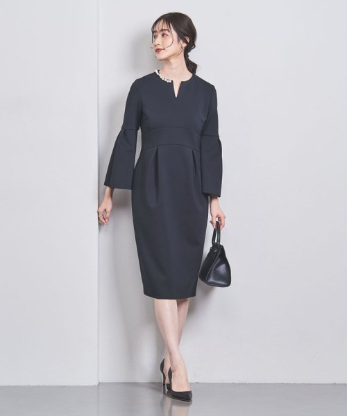 SPONGY パールモチーフ スリットノーカラー ワンピース SPONGY ブラウス B82 W57 H84 着用サイズ：M