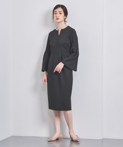 SPONGY パールモチーフ スリットノーカラー ワンピース SPONGY ブラウス B82 W57 H84 着用サイズ：M