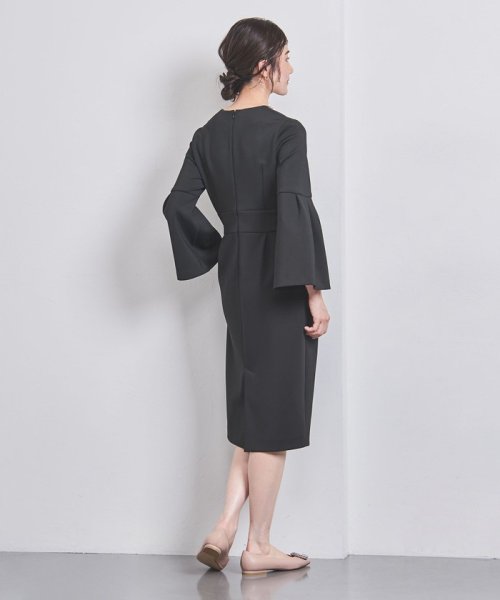 SPONGY パールモチーフ スリットノーカラー ワンピース SPONGY ブラウス B82 W57 H84 着用サイズ：M