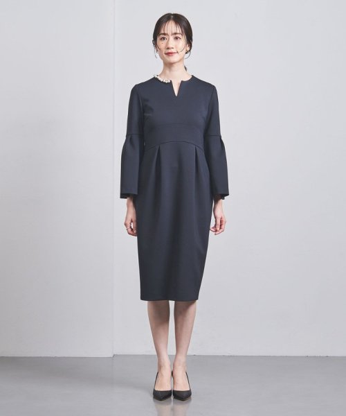 SPONGY パールモチーフ スリットノーカラー ワンピース SPONGY ブラウス B82 W57 H84 着用サイズ：M