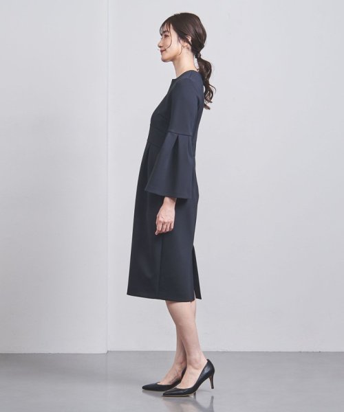 SPONGY パールモチーフ スリットノーカラー ワンピース SPONGY ブラウス B82 W57 H84 着用サイズ：M