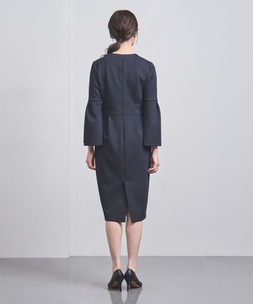 SPONGY パールモチーフ スリットノーカラー ワンピース SPONGY ブラウス B82 W57 H84 着用サイズ：M