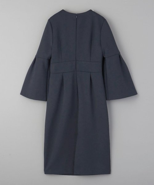 SPONGY パールモチーフ スリットノーカラー ワンピース SPONGY ブラウス B82 W57 H84 着用サイズ：M